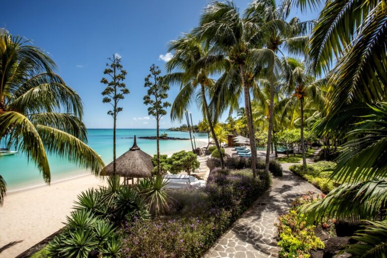 royal-palm-beachcomber-mauritius